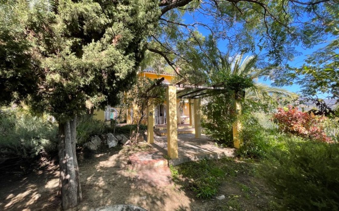 Bonita Casa/chalet en la salida de Ojén en dirección a Marbella