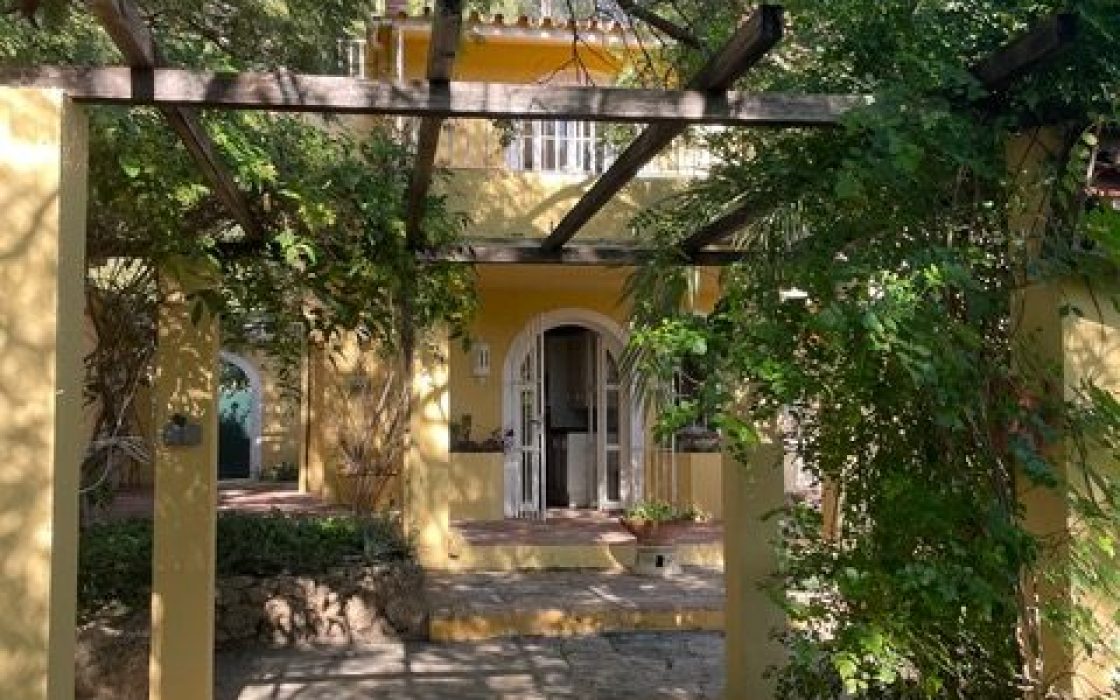 Bonita Casa/chalet en la salida de Ojén en dirección a Marbella