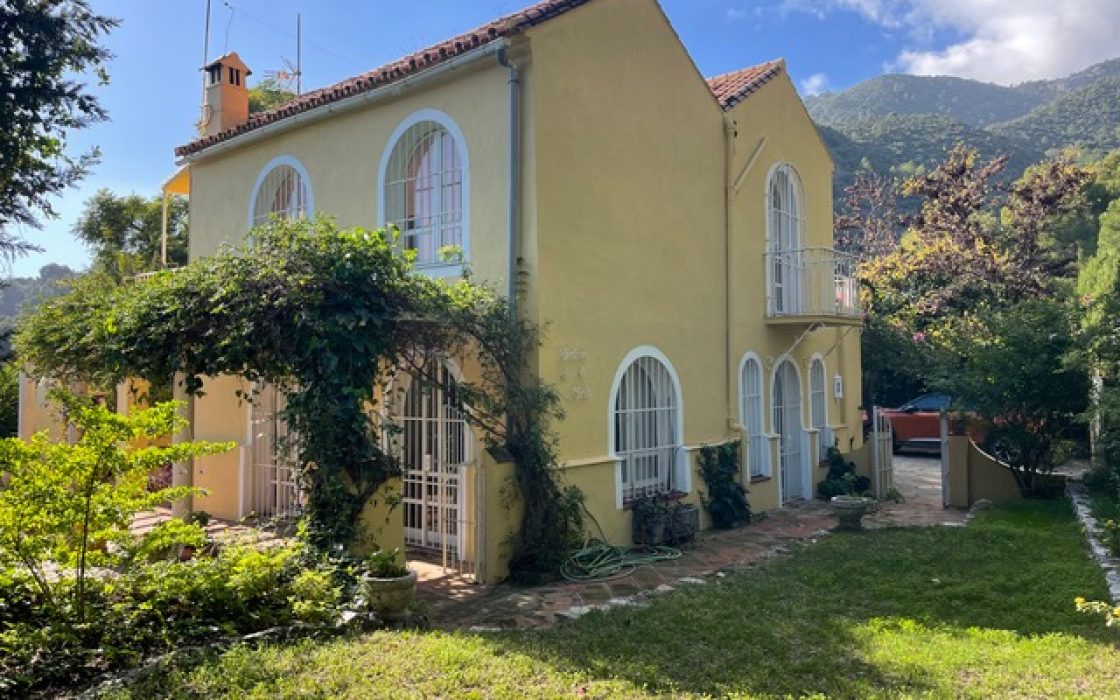 Bonita Casa/chalet en la salida de Ojén en dirección a Marbella