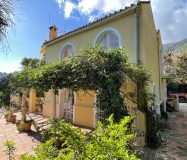 Bonita Casa/chalet en la salida de Ojén en dirección a Marbella