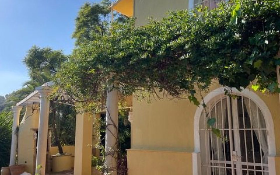 Bonita Casa/chalet en la salida de Ojén en dirección a Marbella