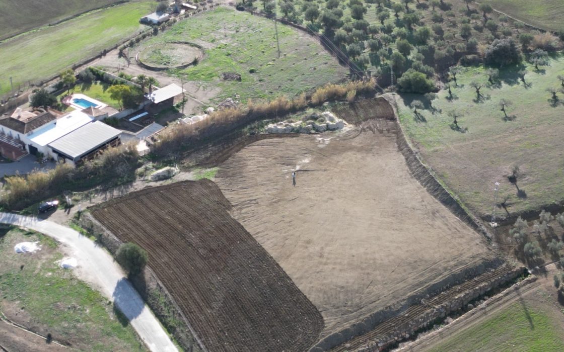 Estupenda Vivienda con cuadras y terreno en sitio protegido por Coin, Malaga