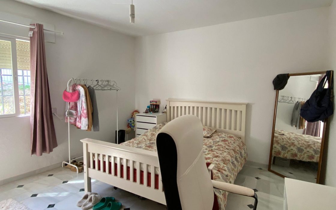 Gran casa de pueblo con garage