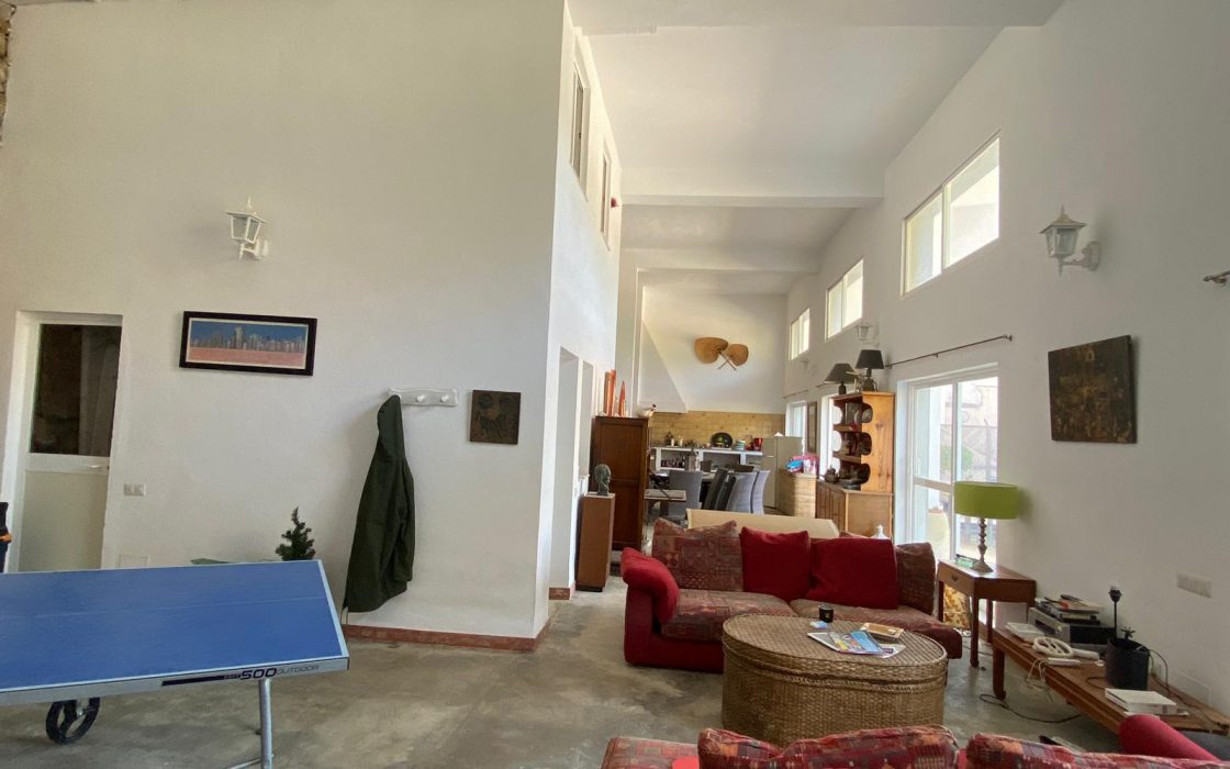 Gran casa de pueblo con garage