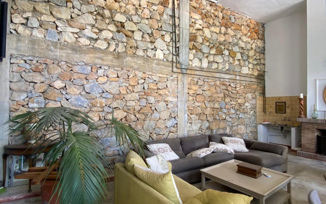 Gran casa de pueblo con garage