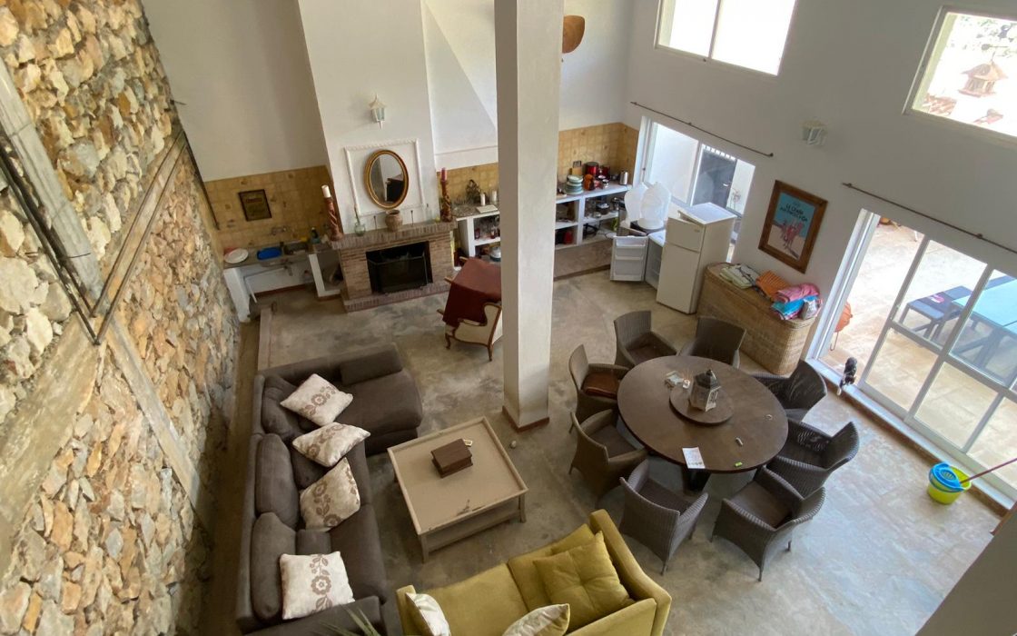 Gran casa de pueblo con garage