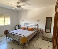 Gran casa de pueblo con garage