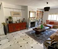 Gran casa de pueblo con garage