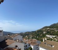 Gran casa de pueblo con garage