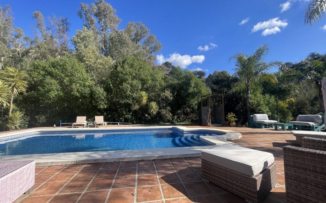 Finca encantadora en un sitio único y espectacular en Coín, Malaga!