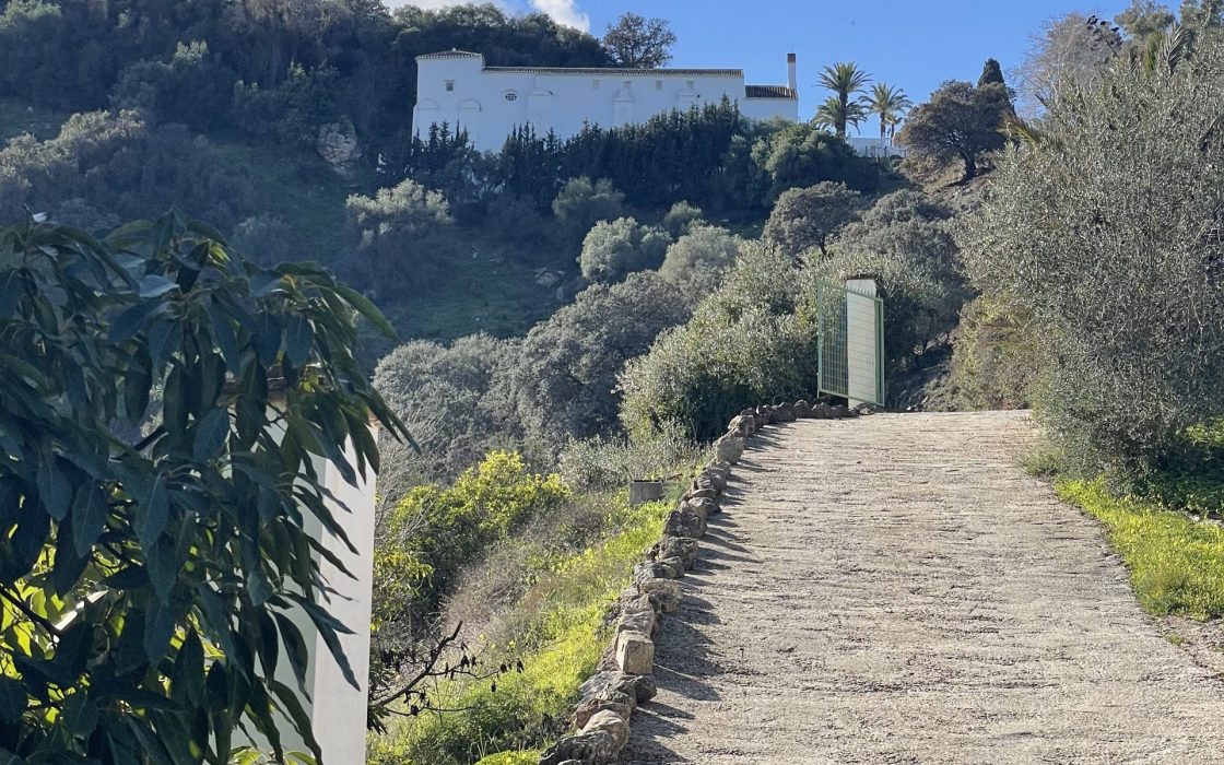Finca encantadora en un sitio único y espectacular en Coín, Malaga!