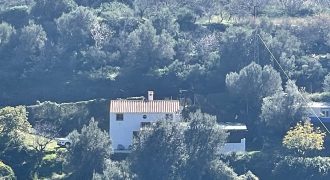 Finca aislada con preciosas vistas!