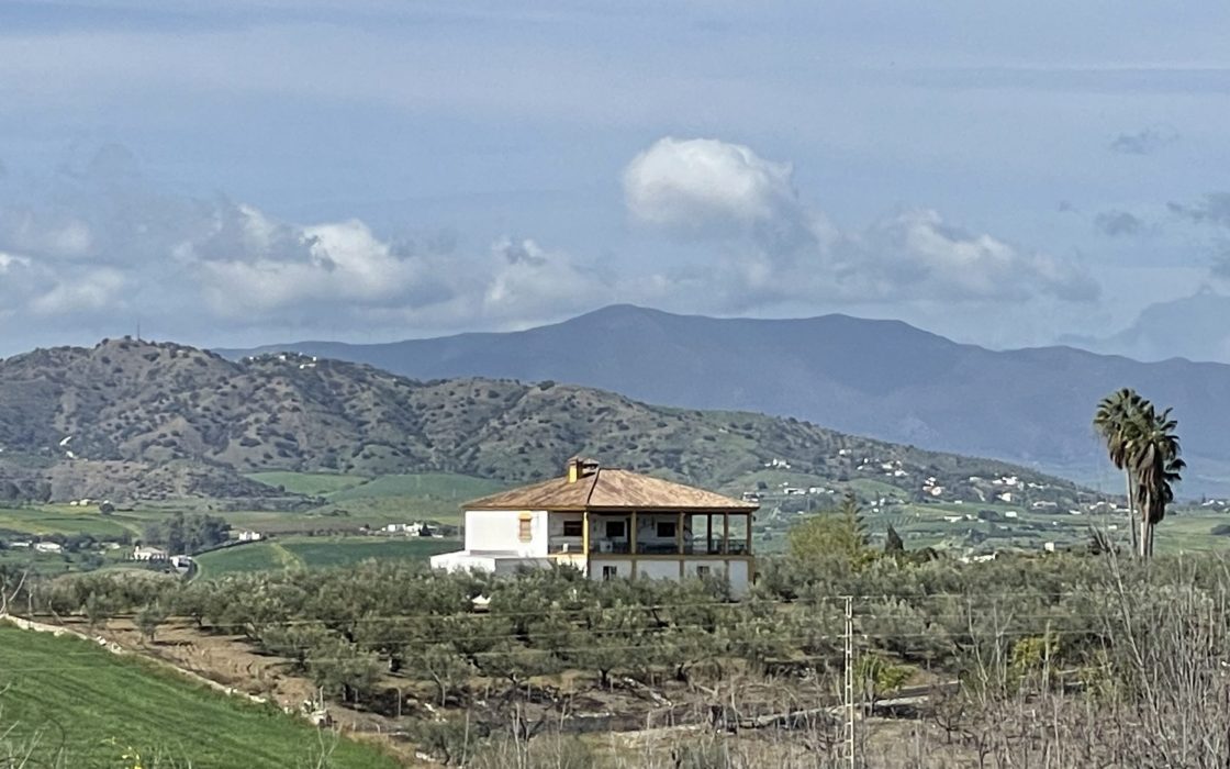 Magnifica casa rústica con vistas impresionantes al campo en Coin, Malaga