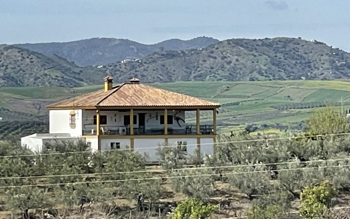 Magnifica casa rústica con vistas impresionantes al campo en Coin, Malaga