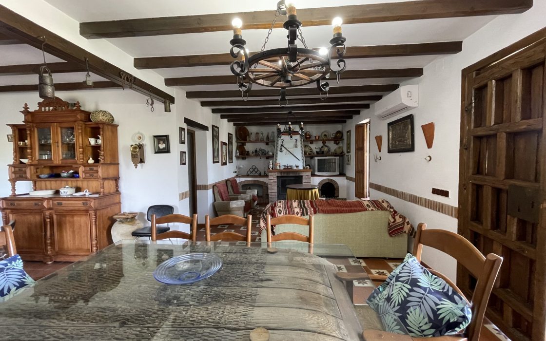 Magnifica casa rústica con vistas impresionantes al campo en Coin, Malaga