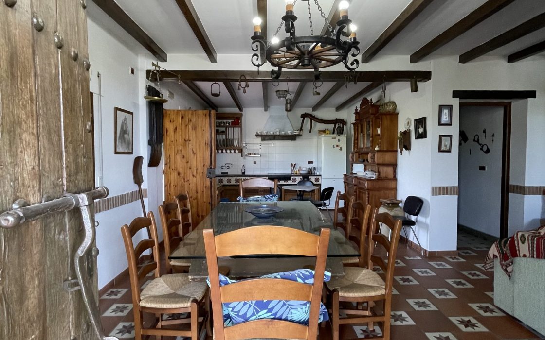 Magnifica casa rústica con vistas impresionantes al campo en Coin, Malaga
