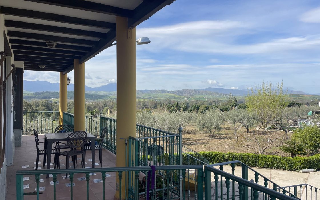 Magnifica casa rústica con vistas impresionantes al campo en Coin, Malaga