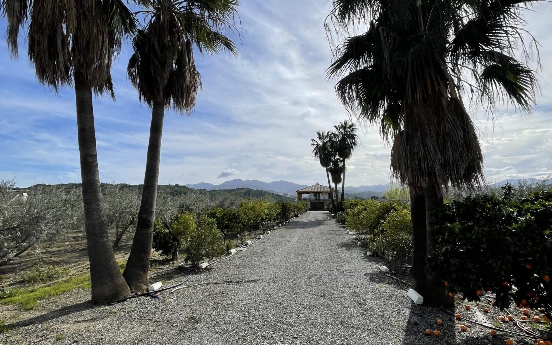 Magnifica casa rústica con vistas impresionantes al campo en Coin, Malaga