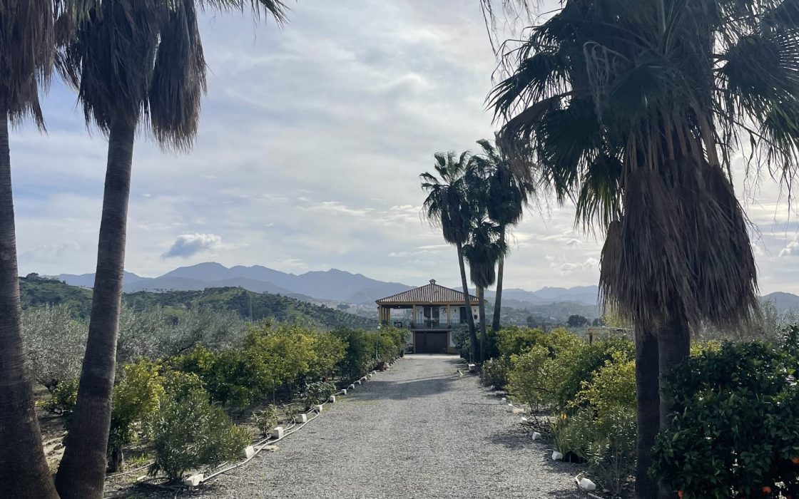Magnifica casa rústica con vistas impresionantes al campo en Coin, Malaga
