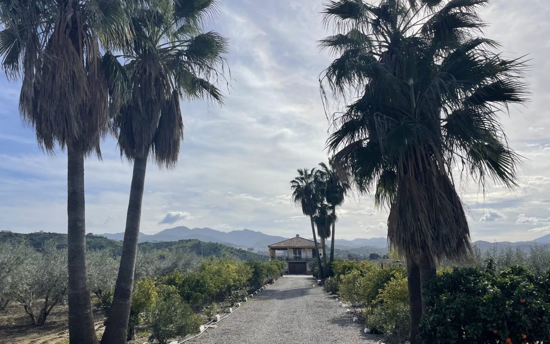 Magnifica casa rústica con vistas impresionantes al campo en Coin, Malaga