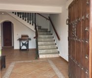 Estupenda Vivienda con cuadras y terreno en sitio protegido por Coin, Malaga