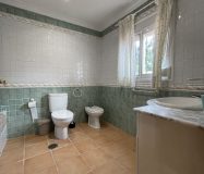 Estupenda Vivienda con cuadras y terreno en sitio protegido por Coin, Malaga