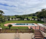 Estupenda Vivienda con cuadras y terreno en sitio protegido por Coin, Malaga