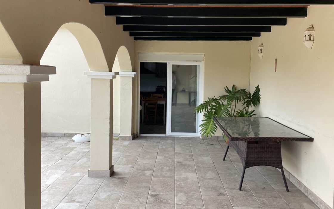 Estupenda Vivienda con cuadras y terreno en sitio protegido por Coin, Malaga