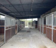 Estupenda Vivienda con cuadras y terreno en sitio protegido por Coin, Malaga