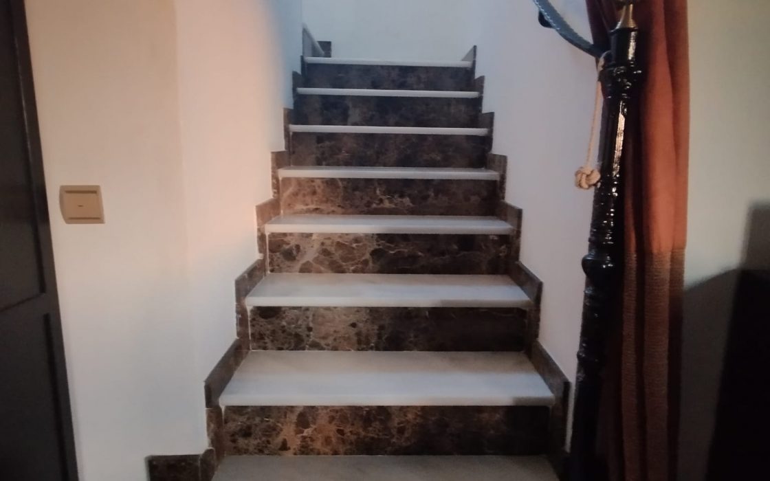 Villa independiente en urbanización en Coín