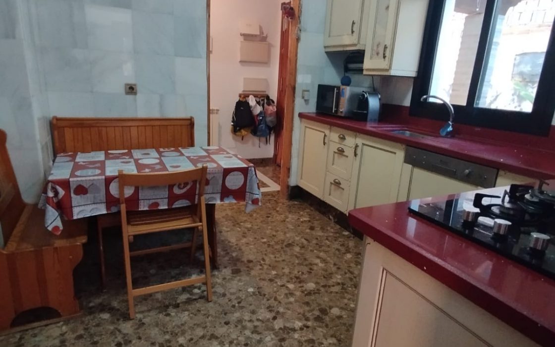 Villa independiente en urbanización en Coín