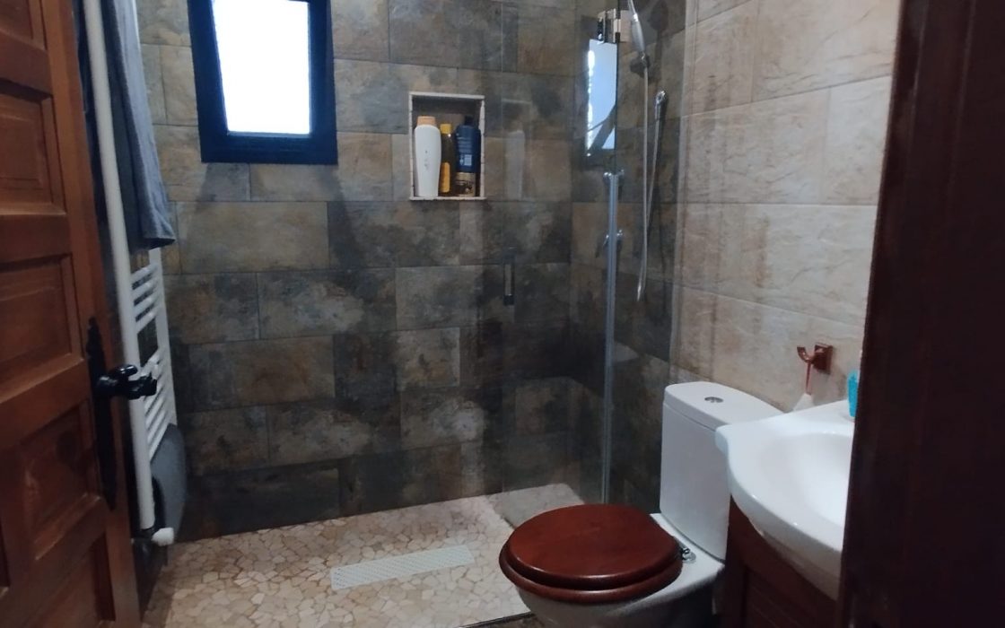 Villa independiente en urbanización en Coín