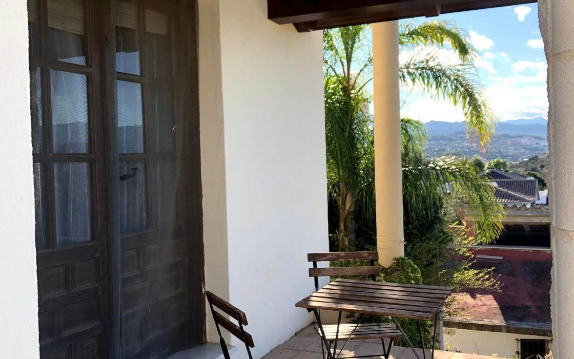 Villa independiente en urbanización en Coín