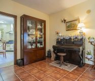 Chalet sostenible con energia solar y entorno natural en Cartama.