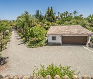 Chalet sostenible con energia solar y entorno natural en Cartama.