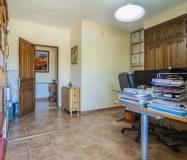 Chalet sostenible con energia solar y entorno natural en Cartama.