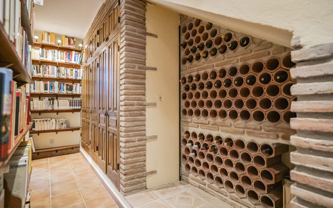 Chalet sostenible con energia solar y entorno natural en Cartama.