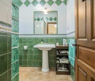 Chalet sostenible con energia solar y entorno natural en Cartama.