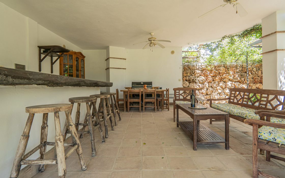 Chalet sostenible con energia solar y entorno natural en Cartama.