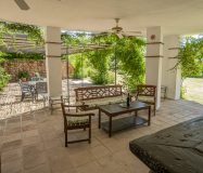 Chalet sostenible con energia solar y entorno natural en Cartama.