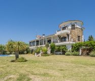 Chalet sostenible con energia solar y entorno natural en Cartama.