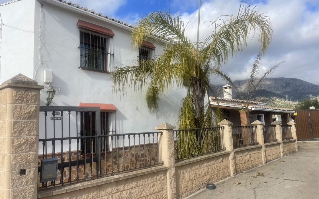Casa de pueblo en venta en CL PINTOR CARAZO (BERMEJO) 1, Alora
