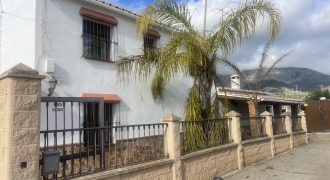 Casa de pueblo en venta en CL PINTOR CARAZO (BERMEJO) 1, Alora