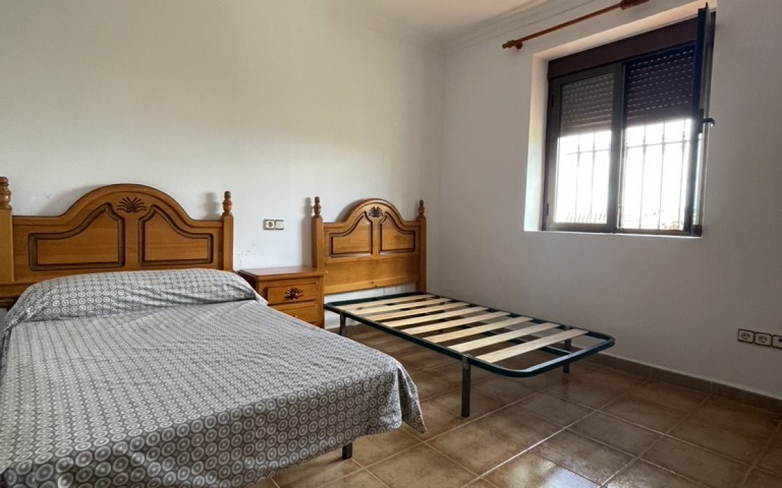 Casa de pueblo en venta en CL PINTOR CARAZO (BERMEJO) 1, Alora